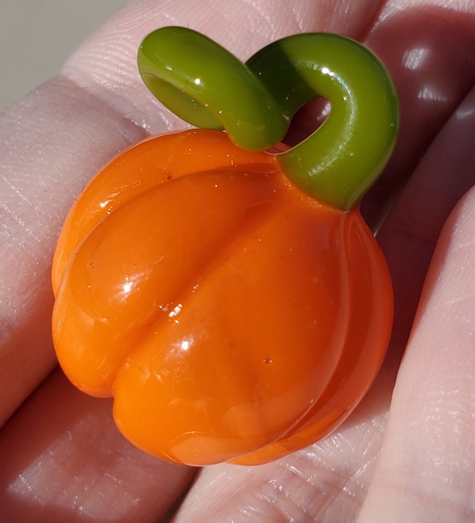 Introduction to Lampworked Sculpture: Pumpkins